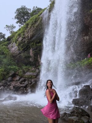 Anjali Kanwer Rajput Instagram - Aaj Mausam Bada beiman Hai🌸
.
.
#anjalikanwer #traveling #traveler #travelvlog #lifestyle