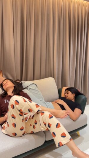Anjali Kanwer Rajput Instagram - Papa se pyar 😌🙏#anjalikanwer #explore #relatable #comedy #funnyvideos #sisterscomedy