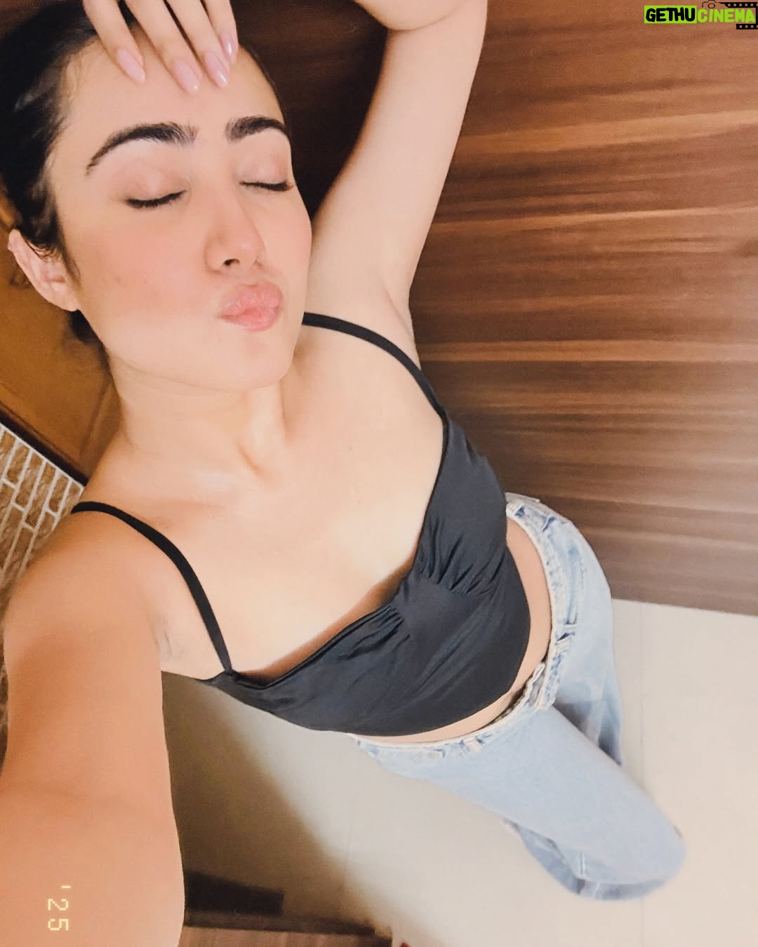 Anjali Krishna - 3.5K Likes - mini march dump