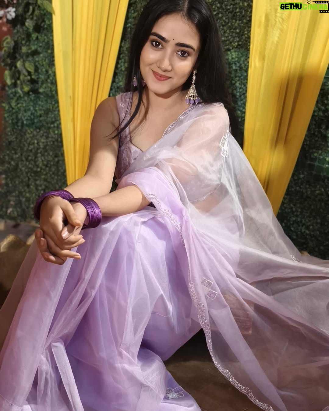 Anjali Krishna - 3.9K Likes - blooming, quietly 🤍