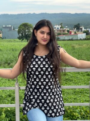 Anjali Sajwan Instagram - Romancitizing Kurtis and Jhumkas💕✨
.
.
.
.
.
.
.
.
.
.
.
.
.
.
.
.
#kurti #kurticollection #collegefits #jhumka #fashion #fashionblogger #desi #ethnic #fyp #foryou #savan #shravan