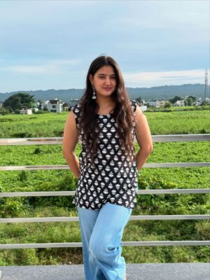 Anjali Sajwan Instagram - Romancitizing Kurtis and Jhumkas💕✨
.
.
.
.
.
.
.
.
.
.
.
.
.
.
.
.
#kurti #kurticollection #collegefits #jhumka #fashion #fashionblogger #desi #ethnic #fyp #foryou #savan #shravan