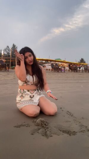 Anjali Sajwan Instagram - Beach stories⛱️✨🏖️🐚
.
.
.
.
.
.
.
.
.
.
.
.
.
#explore #random #aesthetic #beach #vacation #reelindia❤️❤️ #reelitfeelit