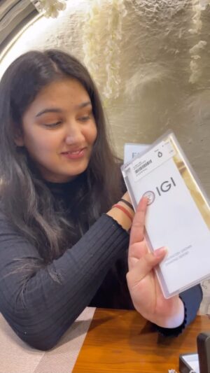 Anjali Sajwan Instagram - Anjali recently bought a lab grown diamond pendant from EMORI. She was initially concerned about authenticity and quality of the jewellery.
Let us find out what does she think now ! 😄