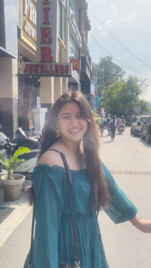 Anjali Sajwan Instagram - Streetside rhythms, Rickshaw edition ✋🛺
.
.
.
.
.
.
.
.
.
.
.
.
.
.
.
.
.
.
.
.
.
.
.
.
.
.
.
.
.
#delhi #delhiuniversity #delhigram #delhiblogger #delhifashionblogger #delhiwale #uttarakhand #uttrakhandi #uttarakhandheaven #pahadi #pahadigirl #pahadan #ootd #rickshaw #rickshawride #premika #dehradun #dehradun_diaries #dehradungirl #ashtleyhall #outfits #outfitoftheday #trending #jaatjaatni #jaat #delhincr #gurjar #delhigram #delhistreetfood