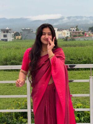 Anjali Sajwan Instagram - Sundara💖👀💫
.
.
.
.
.
.
.
.
.
.
.
#fyp #saree #marathi #marathiculture #marathimulgi #sundara #viral #ootd