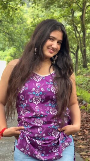 Anjali Sajwan Instagram - Thodi si daru❤️✨
.
.
.
.
.
.
.
.
.
.
.
.
.
.
#fyp #foryoupage #fashiongram #fashion #apdhillion #tarasutaria #shreyaghosal #trendingnow #trending #explore #kurti #kurtilover #ethnic #ethnicreels #kurticollection #pahadi #thodisidaaru