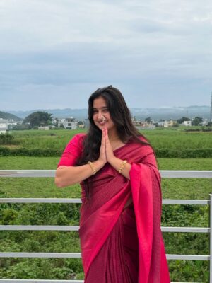 Anjali Sajwan Instagram - Sundara💖👀💫
.
.
.
.
.
.
.
.
.
.
.
#fyp #saree #marathi #marathiculture #marathimulgi #sundara #viral #ootd
