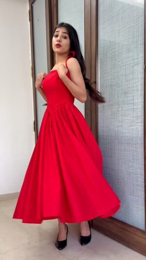Anju Mor Instagram - Going with Trend♥️
.
.
.
#anjumor #anjumordance #reeitfeelit