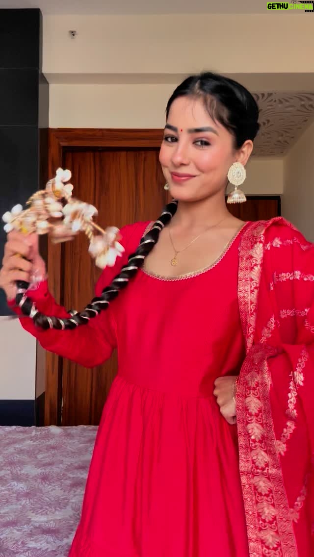 Anju Mor - 130K Likes - Totally obsessed with this song🥹
Outfit @ticklingcollections 🫶
.
.
.
#anjumor #reelsinstagram #reelsvideo #reelsinstagram