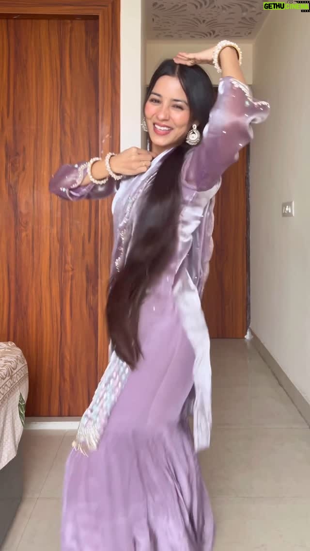 Anju Mor - 226.2K Likes - Am I late for this?🥺
.
.
.
#anjumor #anjumordance #anju #punjabi #punjabisong #punjabidance