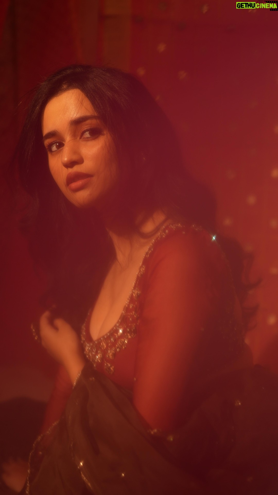 Ankita Chhetri - 127.7K Likes - 🥀

wearing - @_kajalrajputofficial_ ✨
styled by - @styledbynikinagda 

🎥- @arunwithideas @n.e3l 
💄- @makeup_by__shraddha