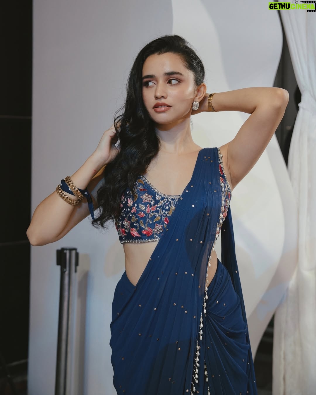 Ankita Chhetri - 74.9K Likes - desi clothes >>> all my other personalties💙

outfit- @_kajalrajputofficial_ 
hair and makeup - @isha__mua 
📸- @arunwithideas