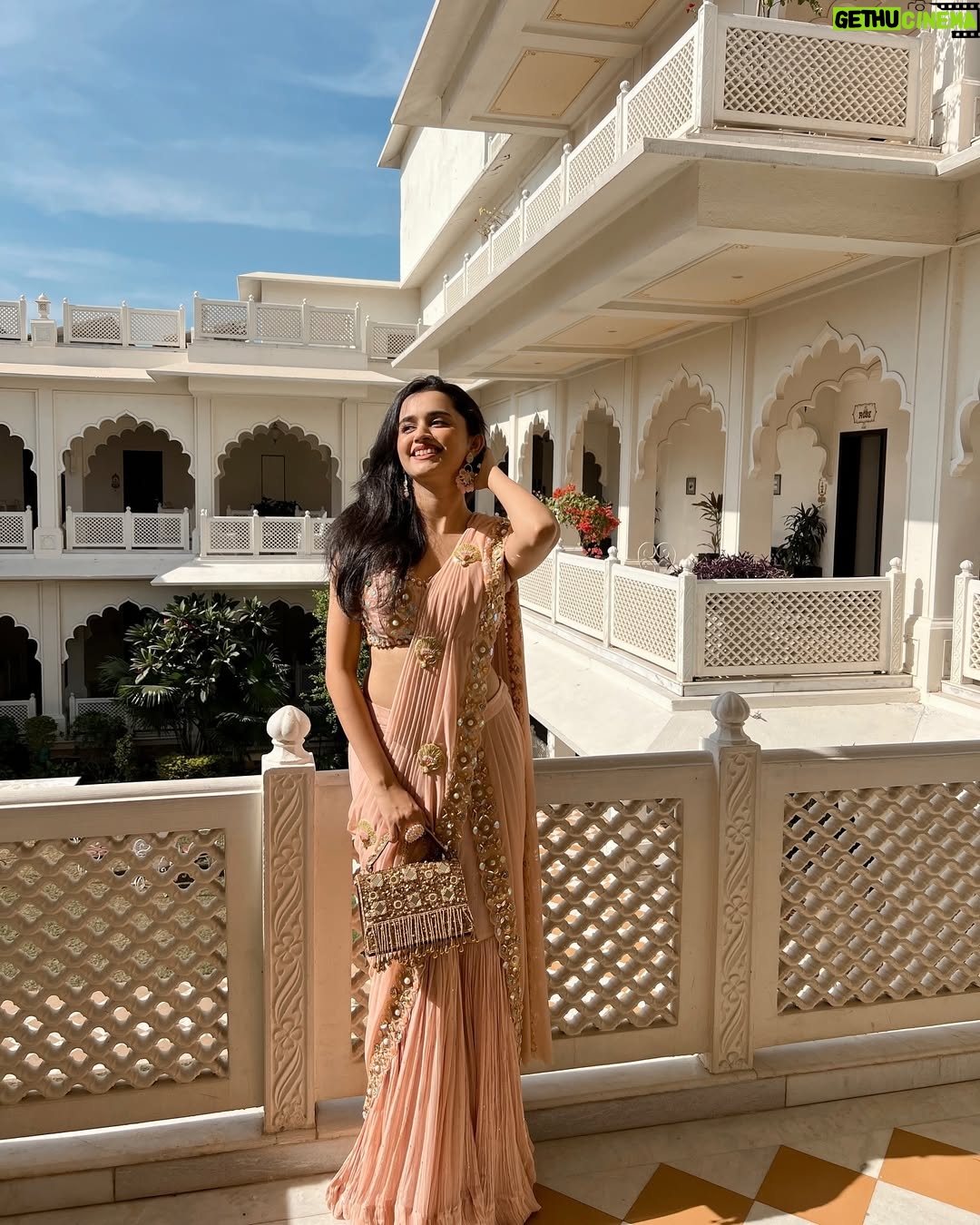Ankita Chhetri - 87.6K Likes - “pehle bata mundeyaaaa”🙎🏻‍♀️🤍

outfit- @riyaassat @styledbynikinagda