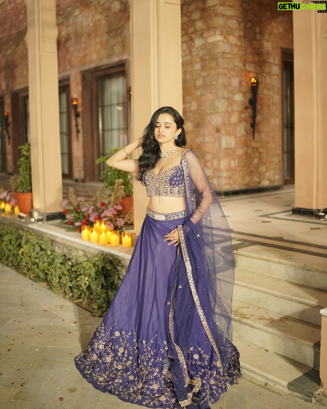 Ankita Chhetri - 70.9K Likes - 🪻✨

wearing - @jigarandnikitaofficial