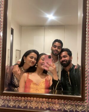 Ankita Chhetri Instagram - best people, best vibes, best dump ever!!!
gotta thank @jaikinjain for bringing one of my favourite people @_salonib to Bombay😘 i love you both way too much 🧿♥️
wearing- @jigarandnikitaofficial