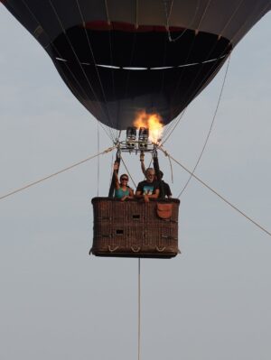 Ankita Konwar Instagram - Recently visited the vibrant Dharoi Adventure Fest in Gujarat, hosted by @gujarattourism !
This 45-day Tent City offers the perfect blend of thrill and tranquillity — from hot air ballooning to parasailing, boating, and more. 🌬️🚤
The ideal escape for adventure lovers looking to explore Gujarat like never before.

#DharoiAdventureFest #GujaratTourism #AdventureSeekers #TentCityVibes #MilindSoman #AnkitaKonwar #incredibleindia