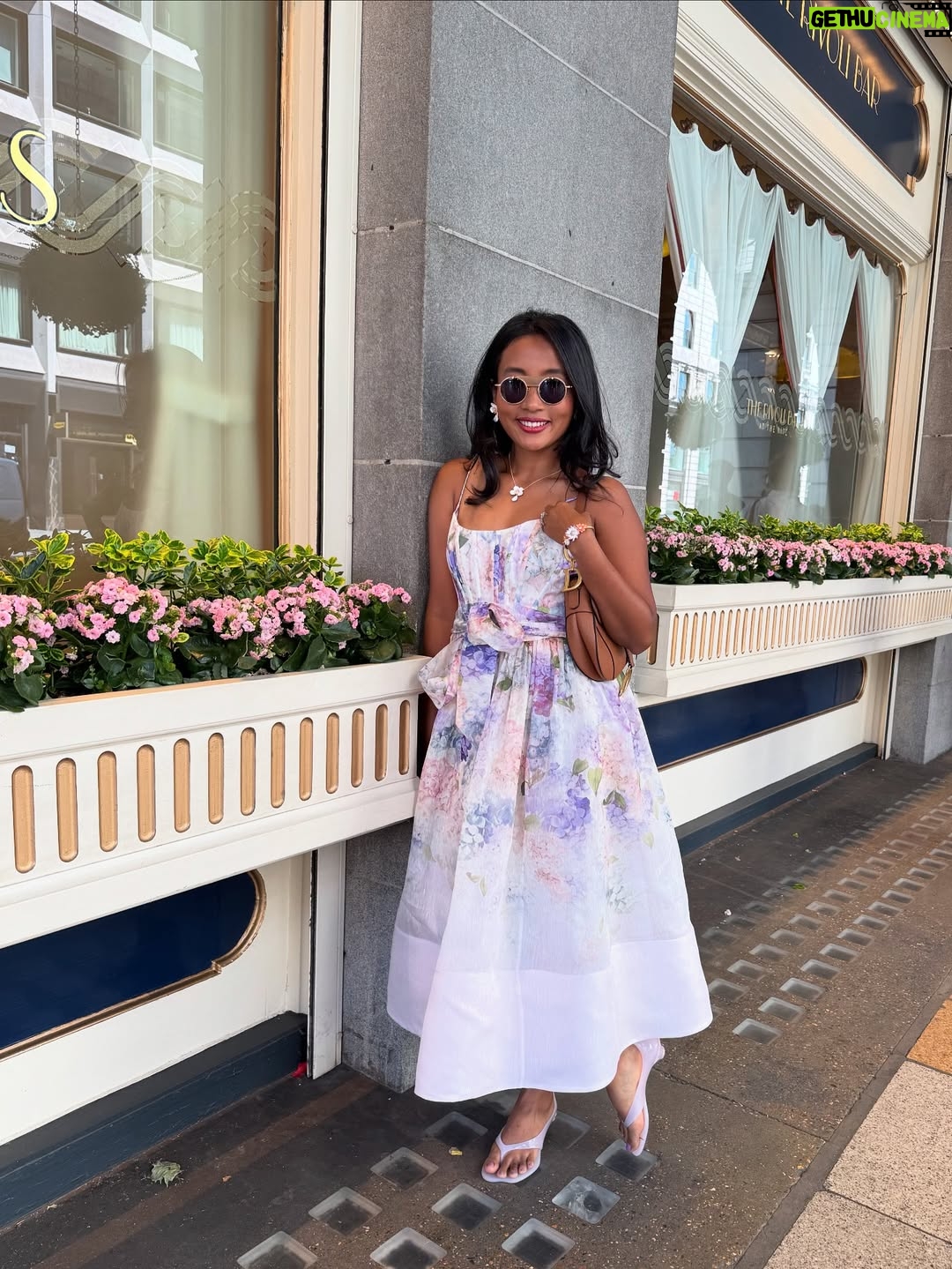 Ankita Konwar - 47.1K Likes - Wimbledon date with the husband ❤️
Here for the finals!! 🙌🏽

#sinnervsalcaraz #wimbledonfinal #tennis #centrecourt