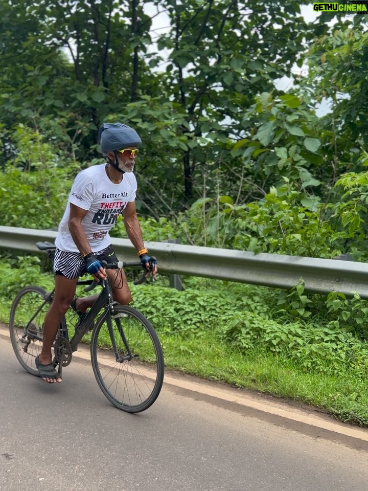Ankita Konwar - 27K Likes - Day 2&3 just hills, hills, hills 😬 ghat pe ghat, ghat pe ghat, to paraphrase an old dialogue 😜 90km cycling and 20km running for 3 consecutive days so far, feels amazing !! Lots of  pushups for selfies .. meeting fitter Indians on the way 😀 people often ask me, Kyu karte ho itna, Marna hi toh hai - but I think if I haven’t explored the limits of the potential of mind and body at every age, I haven’t really lived or shown gratitude for the amazing gifts I have recieved from the almighty😀 #fitindianrun #mumbai2goa