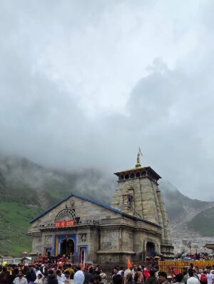 Ankita Konwar Instagram - As the divine month of Shravan unfolds, I started reflecting on my journey to Kedarnath and I realised that a part of me still lives in those hills. The journey was tiring but the peace it brought to my soul was immeasurable.
May this sacred time be your guide, 
may Mahadev’s blessings flow like a sacred river, washing away negativity and filling your life with peace, devotion, and transformation.
This is a time for surrender, prayer and inner awakening. May Lord Shiva guide your path and protect your spirit. 
In silence we find the universe 🌸
Har Har Mahadev! 🙏🏽❤️
.
.
#kedarnath #omnamahshivay