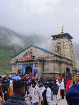 Ankita Konwar Instagram - Trekked to Kedarnath from Chaumasi through Kham Bugyal over the 14000ft Hathni Col, what a beautiful journey 😀 
It was around 30kms to Kedarnath and we took 2 days to complete it!
The second day took us around 17 hrs through a steep climb and crossing ice and snow but the excitement of seeing Kedarnath temple at 1am in the morning took away all our tiredness !! Jai Shree Kedar ! Jai BholeNath ! Har Har Mahadev !!!!!!!!