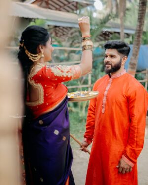 Ankita Raut Instagram - गुढीपाडव्याच्या हार्दिक शुभेच्छा ..🙏🏻❤️
.
.
In frame - @amrut_konde
Pc - @vikrantmumbaikar
Mua - @bhagya_makeup_expert
Outfit - @upasanafashion
.
.
#ankitaraut #love #marathi #gudhipadwa #padwa #hindu #hindunavvarsh