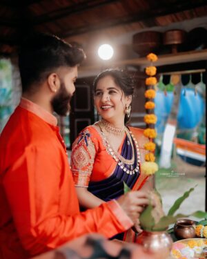 Ankita Raut Instagram - गुढीपाडव्याच्या हार्दिक शुभेच्छा ..🙏🏻❤️
.
.
In frame - @amrut_konde
Pc - @vikrantmumbaikar
Mua - @bhagya_makeup_expert
Outfit - @upasanafashion
.
.
#ankitaraut #love #marathi #gudhipadwa #padwa #hindu #hindunavvarsh