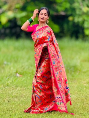 Ankita Raut Instagram - Maz saglyat pahil & favourite saree page ..❤️
.
Beautiful saree by - @swastik_paithani5061 
.
.
#ankitaraut #artist #viral #paithani