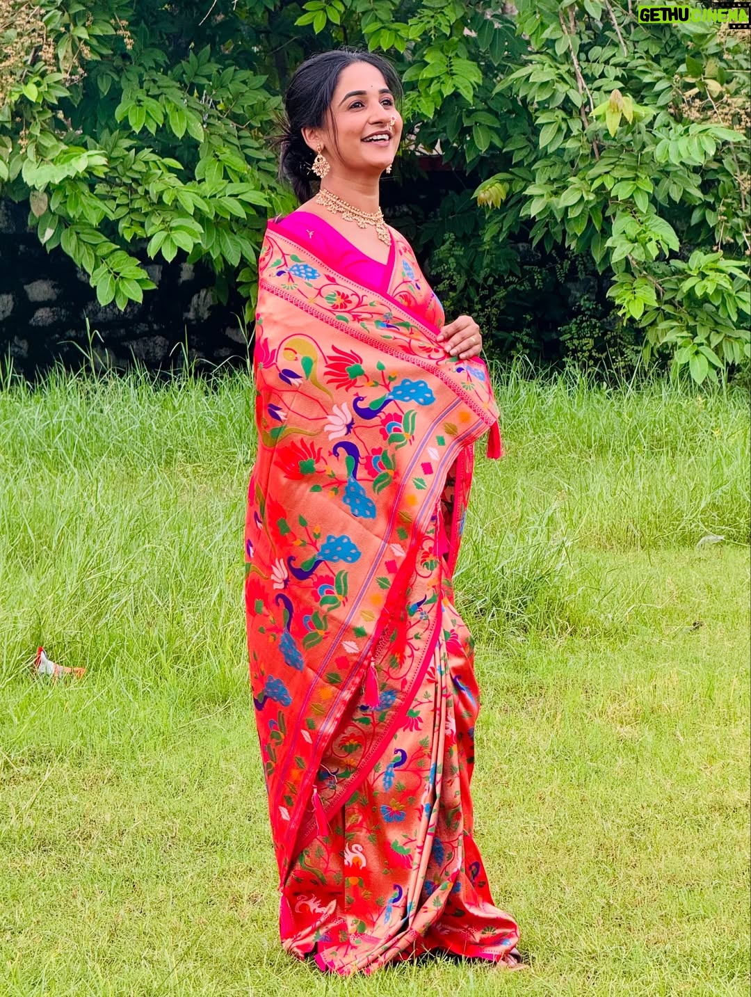 Ankita Raut - 16.2K Likes - Maz saglyat pahil & favourite saree page ..❤️
.
Beautiful saree by - @swastik_paithani5061 
.
.
#ankitaraut #artist #viral #paithani