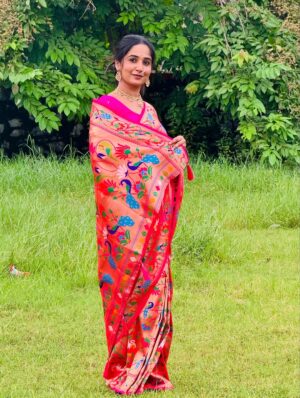 Ankita Raut Instagram - Maz saglyat pahil & favourite saree page ..❤️
.
Beautiful saree by - @swastik_paithani5061
.
.
#ankitaraut #artist #viral #paithani