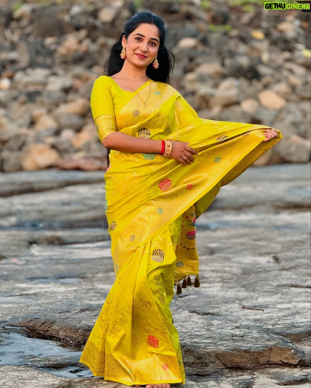 Ankita Raut - 16.6K Likes - Tum nahi bhulna ..❤️
.
Beautiful saree by - @lucky_paithani_yeola 
.
.
#ankitaraut #artist #love #marathi #marathimulgi❤️ #trending #viral