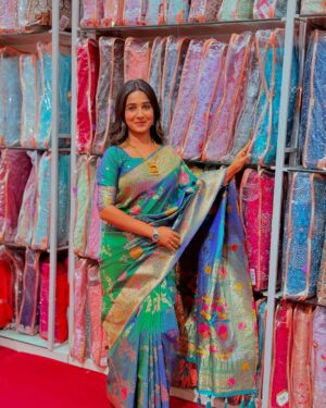 Ankita Raut Instagram - Ek nahi Raja mala jodi pahije ..😒💃🏻
Thank you @_saraswatitextiles_ ❤️🤩
Address - Datt snacks samor,palaspe phata ,panvel
.
.
#ankitaraut #artist #love #marathi #marathimulgi #trending #trendingnow #sareelovers #saree #sareeindia #manufacturing #manufactures