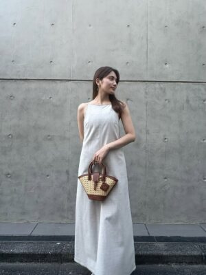Anna Iriyama Instagram - まだまだ夏だね🍉🌞💦
苦手な夏、今年は楽しめてる気がする〜!!
👜 @paris64world
¿Qué clima hace ahora en sus países? 🌸☀️🍂❄️