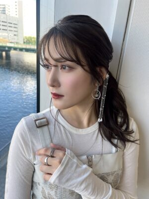 Anna Iriyama Instagram - 明日6月14日(土)よる9時〜 テレビ東京『出没!アド街ック天国』出演します🩵🪽
makeup @hiroko.ito.9
styling @hayashi_takayuki_stylist
👗 @dresslaveofficial @fumiku_tokyo @pr.artos
💎 @linola_suzu @805showroom @h_jewelry_official