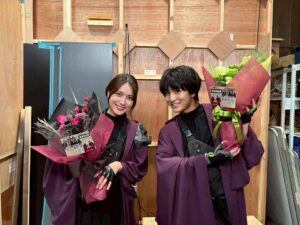 Anna Iriyama Instagram - 姉弟ショット🤜🏻🤛🏻
#放送局占拠 今夜9時ドキドキの最終話!
テレビの前のあなたへ、わたしたち妖から最後の放送です。