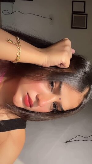 Annu Sood Instagram - 🫢
#explore #trending #viral #song