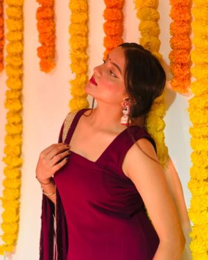 Annu Sood Instagram - Happy Dhanteras ✨🪞🪷
#explore #trending #diwali #trending