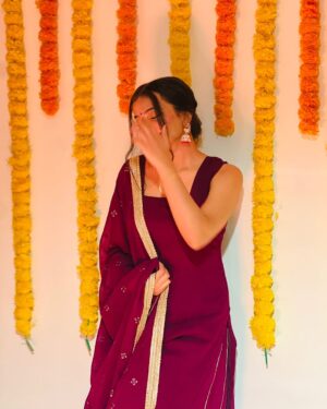 Annu Sood Instagram - Happy Dhanteras ✨🪞🪷
#explore #trending #diwali #trending