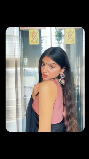 Annu Sood Instagram - 🙈♥️
#explore #trending #viral