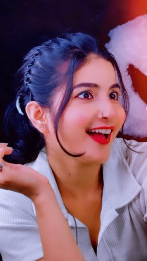 Annupriya Singh Instagram - 🤚❤️
.
@cute_annupriya_singh 
.
#reels #lipsync #love #cuteannupriyasingh #reelitfeelit #instagood #foryou #explore #lipsync #duetwithme
