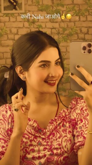 Annupriya Singh Instagram - Kabhi nahi jaoge🥀🥹
.
@cute_annupriya_singh 
.
#reels #fyp #ownvoice #reelsinstagram #hindishayari #dialogue #motivationhind #instagramreels #hindimotivation #ownvoices #hindilines #cuteannupriyasingh