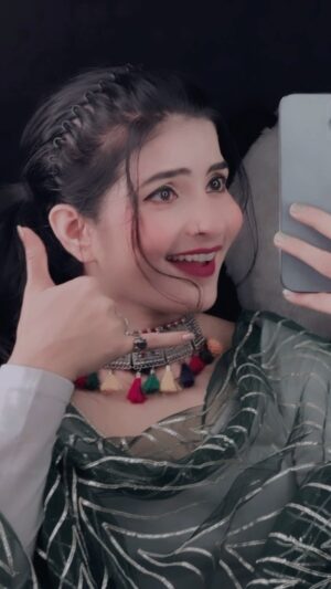 Annupriya Singh Instagram - Busy😒❤️
.
@cute_annupriya_singh
.
#reels #lipsync #love #cuteannupriyasingh #reelitfeelit #instagood #foryou #explore #lipsync #duetwithme #duet