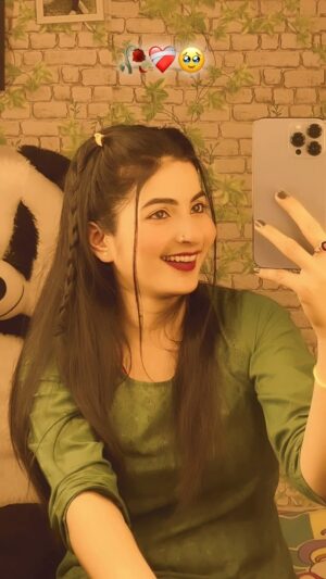 Annupriya Singh Instagram - Sahi hai बहन👍🏻
.
@cute_annupriya_singh 
.
#reels #fyp #ownvoice #reelsinstagram #hindishayari #dialogue #motivationhind #instagramreels #hindimotivation #ownvoices #hindilines #cuteannupriyasingh