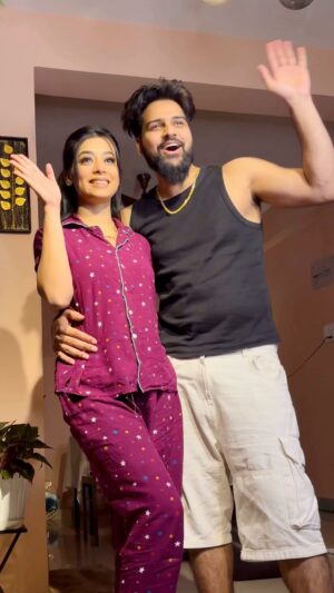 Anwesha Roy Chowdhury Instagram - Don’t miss the end😱😍
.
.
Saree - @jerry_fashion_official