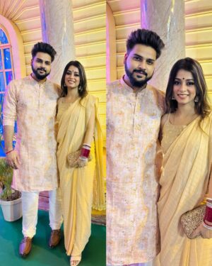 Anwesha Roy Chowdhury Instagram - Kaisi chal rahi hai durga puja?✨