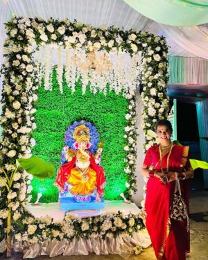 Anwesha Roy Chowdhury Instagram - May Lord Ganesha remove all
obstacles from your life. Happy Ganesh
Chaturthi!✨