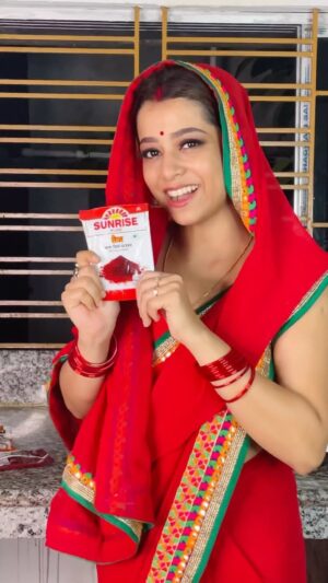 Anwesha Roy Chowdhury Instagram - Swaad Bihar ka agar Pati ko ho Chakhana 😋 to Sunrise Masale hi lana
Sunrise Masalon se mile Swaad Bihar Ka. Aaj hi try karein! @sunrise_bihar
#SunrisePure #SunriseBihar #Sunrisemasala #SwaadBiharKa #biharifood #spices #masala #flavoursofbihar #authenticmasala #flavoursofindia #foodgasm #food #delicacy #trueflavour