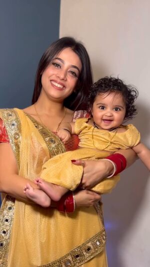 Anwesha Roy Chowdhury Instagram - Get ready with Mami & Bhanji💎😭