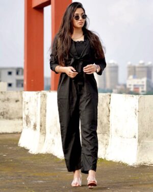 Apoorva Jadaun Instagram - 🖤😎 
Dress from @fashion__clique__ 
.
.
.
.
.
.
#black #blacklove #blacklover #instagram #happy #selflove #postivevibes #postivequotes #instagood #instadaily #explorepage #explorepage #trending #apoorvajadaun #jaadufam #bhopal