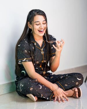 Apoorva Jadaun Instagram - Feed your own ego, I'm busy🫣✨ 
.
Night suits @nachtspree_by_namrata 
🎨  @priyanshushuklaa 
.
.

#swipeleft #nightwear #dress #nightsuit #instagram #instapic #bhopal #apoorvajadaun #jaadufam #explore #explorepage